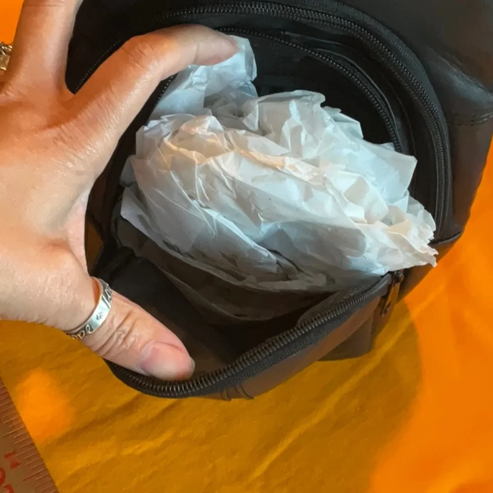 Stone Mountain Genuine Leather Black Sling Crossbody Bag, NWT - Picture 15 of 16